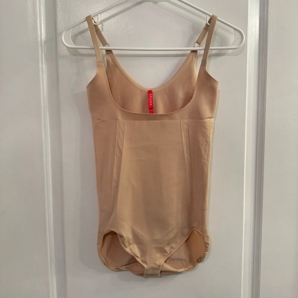Spanx OnCore Sculpting Open-Bust Panty Bodysuit Medium Soft Nude Shapewear